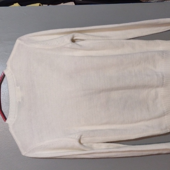 FOREVER 21 Cute Penguin Holiday Sweater size small - Picture 3 of 13